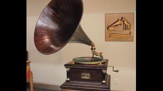 Victor 6 Mahogany Phonograph with Original Spear Tip Horn