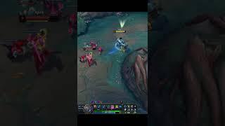what's he doing  #leagueoflegends #riotgames #gaming