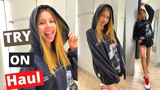 Try On Haul / Mari Kruchkova