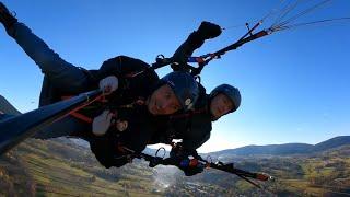 Paragliding flight. Lot paralotnią. полет на параплане.