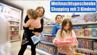 Weihnachtsgeschenke Shopping mit 3 Kindern  Einkaufen im Spielzeuggeschäft! Mama VLOG | Mamiseelen