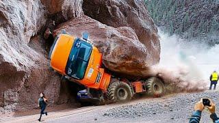 40 Amazing IDIOTS Truck Driving Fails, Truck Disaster | Best of Heavy Equipment Fails Compilation