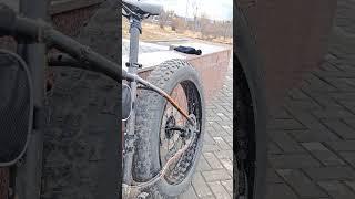 Спустился с леса, пересечение улиц Бабушкина и Терешковой, грязью забросала #бурятия #уланудэ