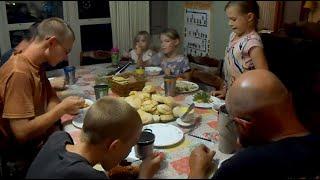 LARGE FAMILY Meals - What We Eat When LIFE FALLS APART!