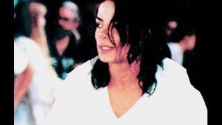 Introduction to "Dancing The Dream" by Michael Jackson written by E. Taylor. ( Sub Ita & Eng).