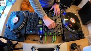 Quick House Mix - Xone DB4 with Mixar STA Turntables - Traktor DVS