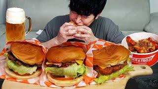 3 Types of Hamburgers and Beer!  MUKBANG REALSOOUND ASMR EATING SHOW