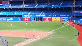 Watching the Twinks do some pre-game tossing