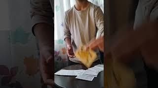 اگه دنبال اینی که پشمای رفیقات بریونی فالک کن#شعبده_بازی#magic#shorts#cards