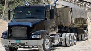 Tajay // Volvo vmn hauling 40ton of gravel // 18 speed with a // ISM