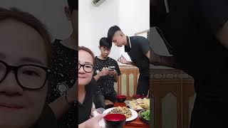 Hoàng Hường :  Live Buổi tối Hành, Phúc trổ tài chặt gà