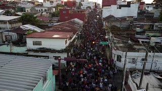 米大統領選のさなか、メキシコから移民3000人が北上中　不法移民問題は争点のひとつ