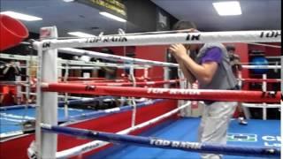 Alejandro Gonzalez, Oscar Manuel Arce Lee, y Brian Ramirez en el Ponce De Leon Boxing Gym