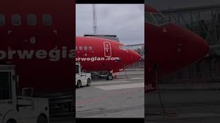 Norwegian 737-800 turnaround @Tromsø #shorts