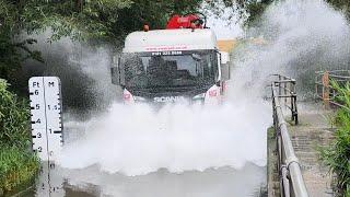 Crazy HGV Splash!! || Vehicles vs Flooded Fords compilation || #117