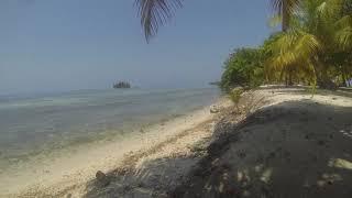 Water Cay. Utila Honduras(by Snorkeling Quest)