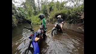 River crossings, muddy trail Scooter Honda XRM 125, Honda XR 150, Yamaha XTZ 125