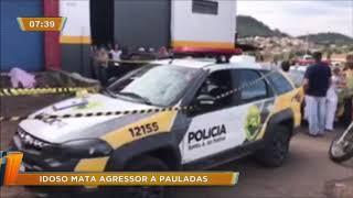 Idoso mata agressor à pauladas