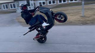 Teenagers + Fast Bikes = Pure Chaos