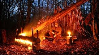 Survival Shelter Build / Overnighter with Long Log Fire / -4º Winter camp