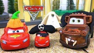 TRUCO O TRATO EN LA NOCHE DE HALLOWEEN CON RAYTO SALITA Y RAYO MCQUEEN - CARS CUENTO DE HALLOWEEN