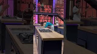 ¡Se le estaba bajando la presión! Laura Bozzo discutió con el chef Herrera #MasterChefCelebrity2024