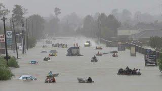 California Buried Underwater! Massive Floods Swept Away Many Vehicles in Santa Rosa