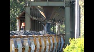 LOADING THE APEX TRAIN - The Hanson Aggregates Train at Kilmore East