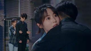 Cinderella shy hug CEO, CEO finally stop hiding his love and hug her back