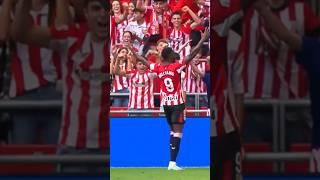 IÑAKI WILLIAMS is having fun 