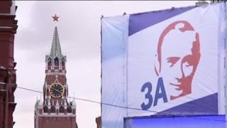 Pro-Putin supporters rally in Moscow