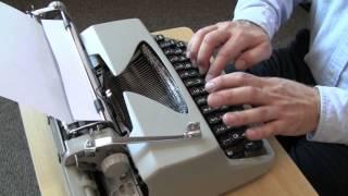 Facit TP1 Typewriter - Typing demonstration