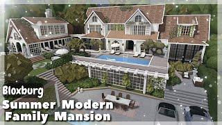 BLOXBURG: Summer Modern Family Mansion Speedbuild | Roblox House Build