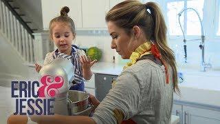 Jessie James Decker and Daughter Viv Whip Up a Treat | Eric & Jessie | E!