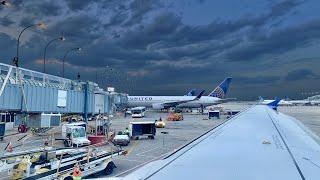 CRAZY MIDWEST THUNDERSTORMS – STORMY Takeoff Chicago O'Hare – United Airlines – A320-232 – N451UA