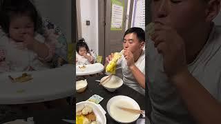 其实幸福很简单，有家回，有饭吃，有人等。平平淡淡就好。#平平淡淡小日子 #爱孩子爱生活 #粗茶淡饭也是生活啊 #每一种生活都值得被记录