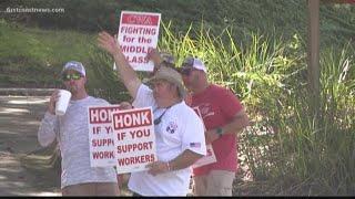 First Coast AT&T employees take part in 'work stoppage' happening across southern district