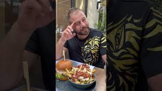 تقييم مطعم برغر يوناني في لبنان Reviewing a Greek Burger Restaurant in Lebanon