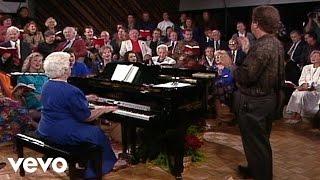 Bill & Gloria Gaither - Living By Faith (Live)