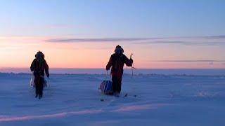 Lovers on the Ice - To the North Pole with Bettina Aller