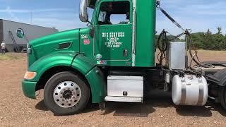 2014 Peterbilt 384 Daycab Truck