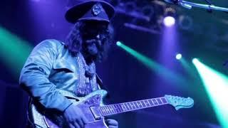 Les Claypool Insane Bass Solo!