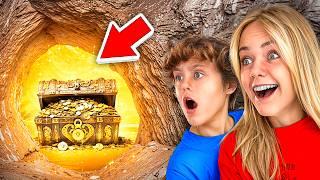 Magic Portal to Find Hidden Treasure and Secret Book!