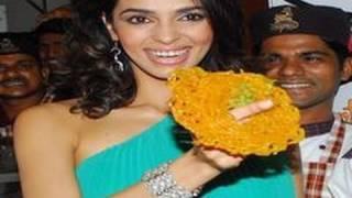 Mallika Sherawat as 'JALEBI BAI"