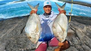 CABO DE GUERRA com PEIXES GIGANTES no MAR!!! Pescaria de costão | Rock Fishing.