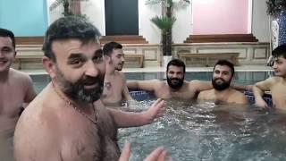 PROTEZ SAÇ İLE HAMAM HAVUZ SINAVIMIZ... TAKLA BİLE ATTIK!