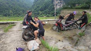 The motorbike driven by a deaf-mute girl suddenly crashed into the field, she needs my help.