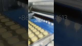 Automatic cream filling machine/cake filling machine/ cream spreading machine #foodmachinery