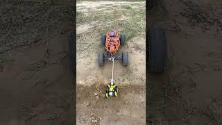 RC Monster Truck vs RC Stunt Car