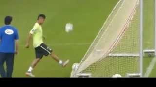 Neymar Scores a Goal From Behind the Net!